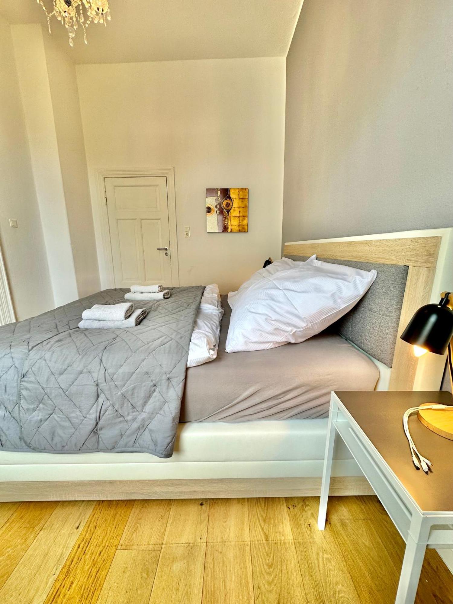 Geraeumiges City-Apartment Mit 2 Badezimmer Und Parkplaetzen D46-Og Oldenburg Dış mekan fotoğraf