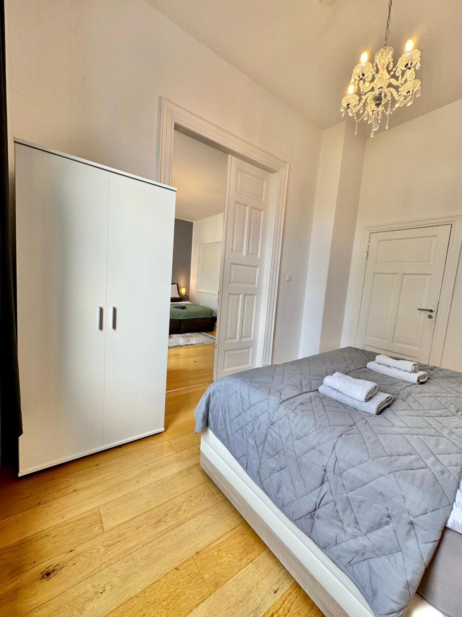 Geraeumiges City-Apartment Mit 2 Badezimmer Und Parkplaetzen D46-Og Oldenburg Dış mekan fotoğraf