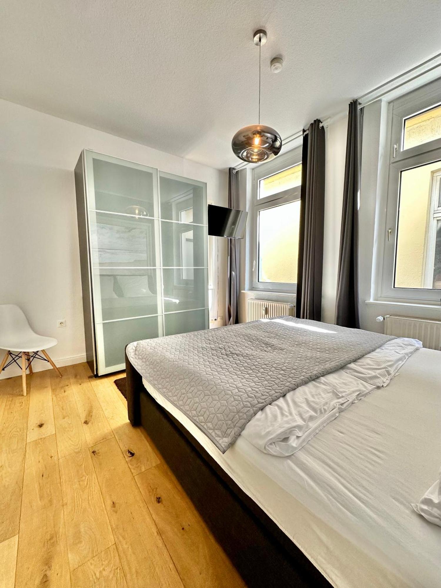 Geraeumiges City-Apartment Mit 2 Badezimmer Und Parkplaetzen D46-Og Oldenburg Dış mekan fotoğraf