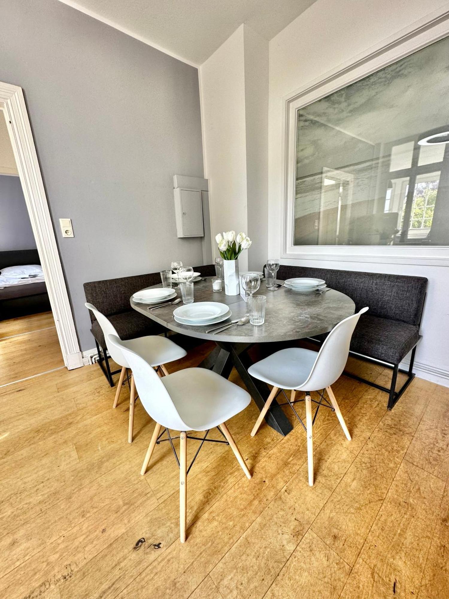 Geraeumiges City-Apartment Mit 2 Badezimmer Und Parkplaetzen D46-Og Oldenburg Dış mekan fotoğraf