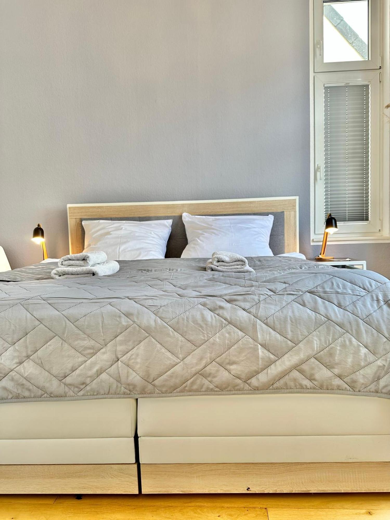 Geraeumiges City-Apartment Mit 2 Badezimmer Und Parkplaetzen D46-Og Oldenburg Dış mekan fotoğraf