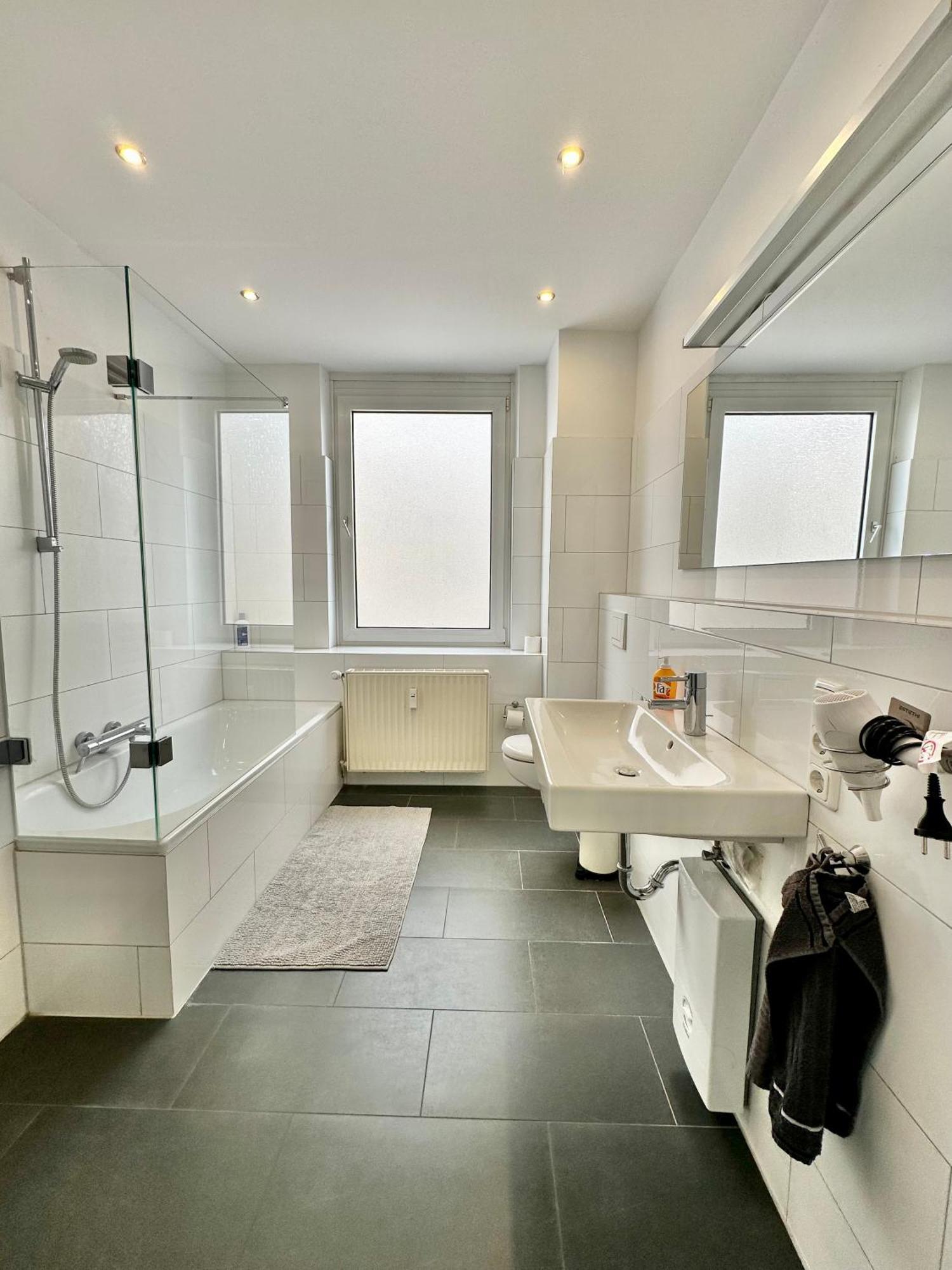 Geraeumiges City-Apartment Mit 2 Badezimmer Und Parkplaetzen D46-Og Oldenburg Dış mekan fotoğraf